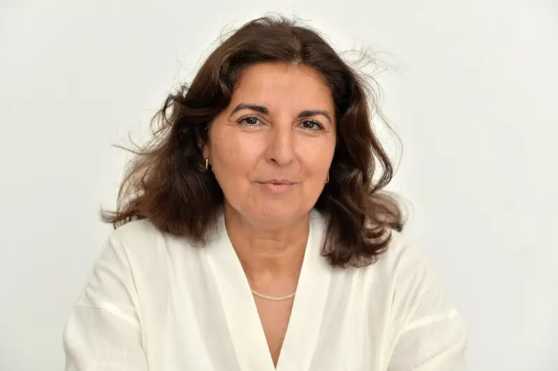 Cemile Ballnus, Frauenärztin, im Portrait